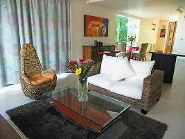 Mimosa Tree Condos 신데 델 카르멘