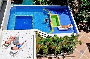 פלאייה דל כרמן Mimosa Tree Condos מלון